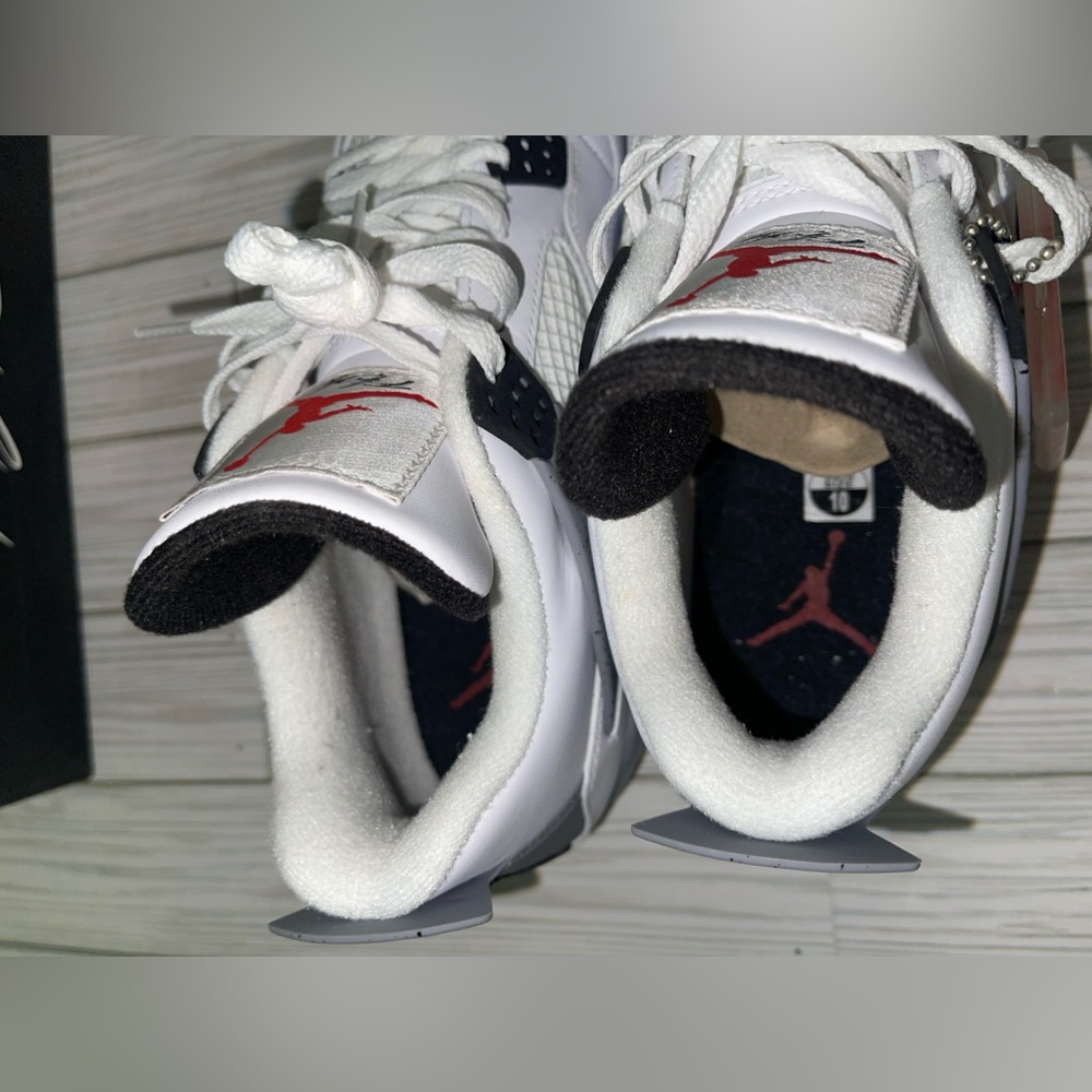 Preowned/Lightly Used: Air Jordan 4 Retro: Cement 4 Size 10 - Picture 7 of 11